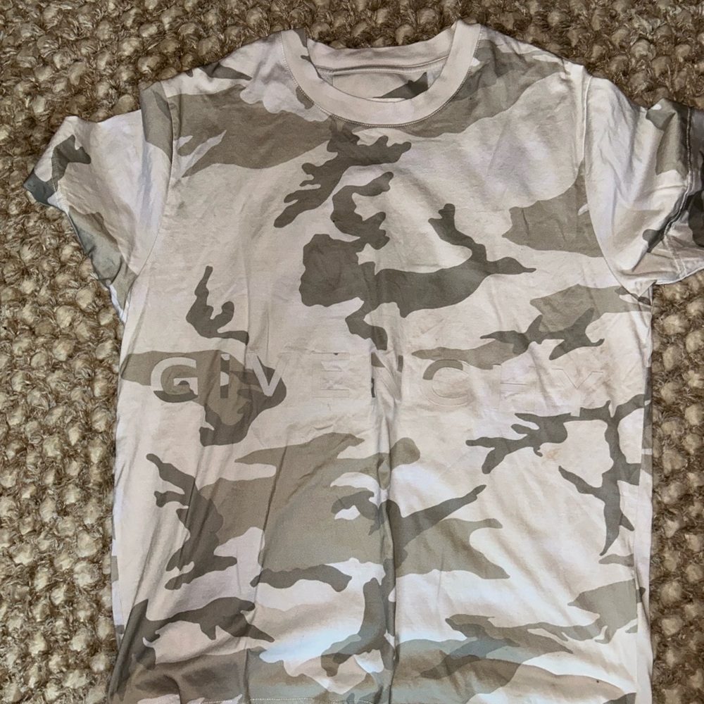 Givenchy men’s medium camo authentic